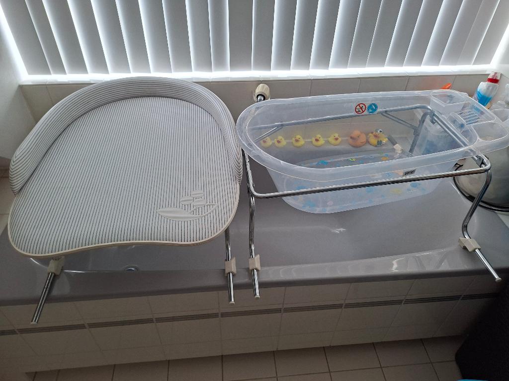 Opzet Aankleedkussen en kinder- babybadje voor op ligbad, Kinderen en Baby's, Badjes en Verzorging, Ophalen, Gebruikt, Aankleedkussen