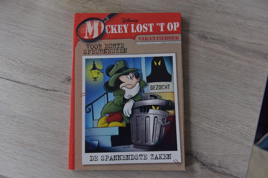 WALT DISNEY - MICKEY LOST HET OP - VAKANTIEBOEK, Boeken, Stripboeken, Zo goed als nieuw, Eén stripboek, Verzenden