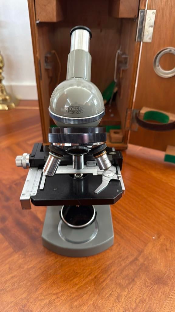 Olympus Tokyo microscoop met houten doos - Vintage, Audio, Tv en Foto, Optische apparatuur | Microscopen, Ophalen of Verzenden