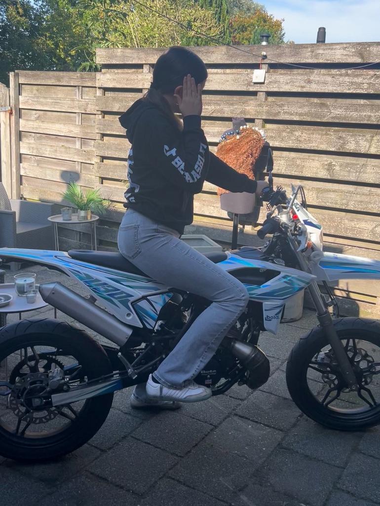 Beta motard kappenset met bold stickers te koop, Ophalen of Verzenden, Zo goed als nieuw, Kap, Beta