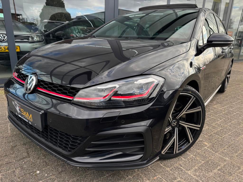 Volkswagen Golf 2.0 TSI GTI Performance Pano. | Camera | Car, Gebruikt, 4 cilinders, 1984 cc, 1337 kg