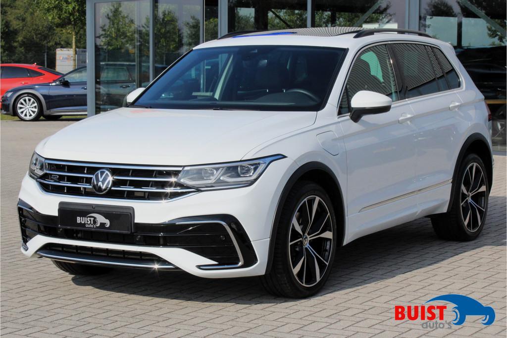 Volkswagen Tiguan 1.4 TSI eHybrid R-Line 245pk PANO LEER IQ, Auto's, Volkswagen, 1716 kg, 4 cilinders, Met garantie (alle), Wit