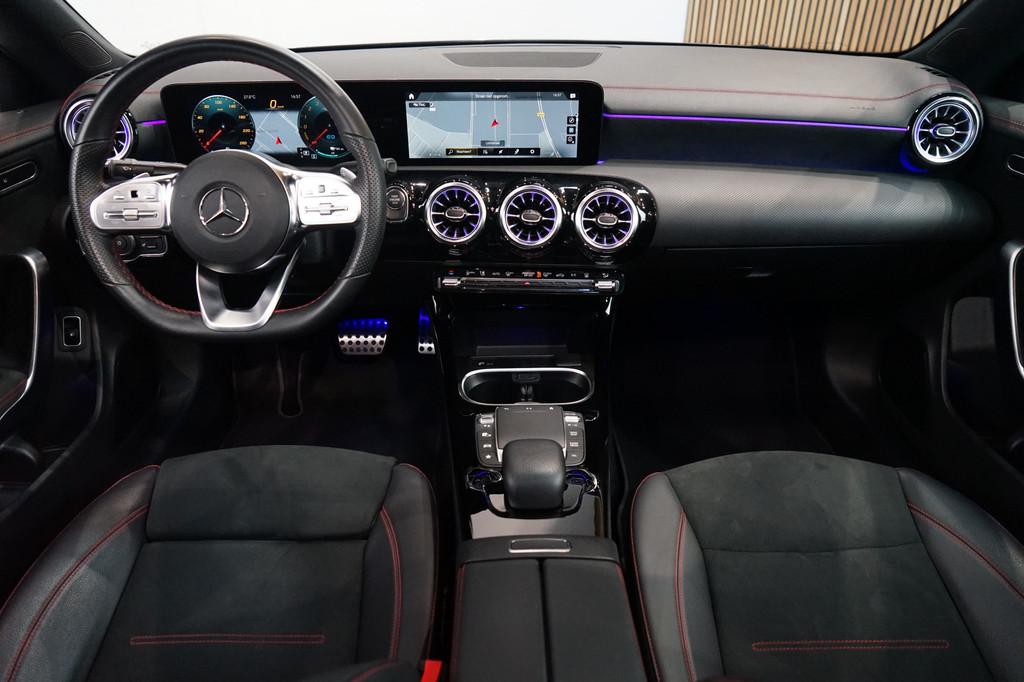 Mercedes-Benz CLA-Klasse 250 e AMG ✅ PANO ✅ NIGHT ✅ CA, Auto's, Mercedes-Benz, Gebruikt, 4 cilinders, Lichtsensor, Bedrijf