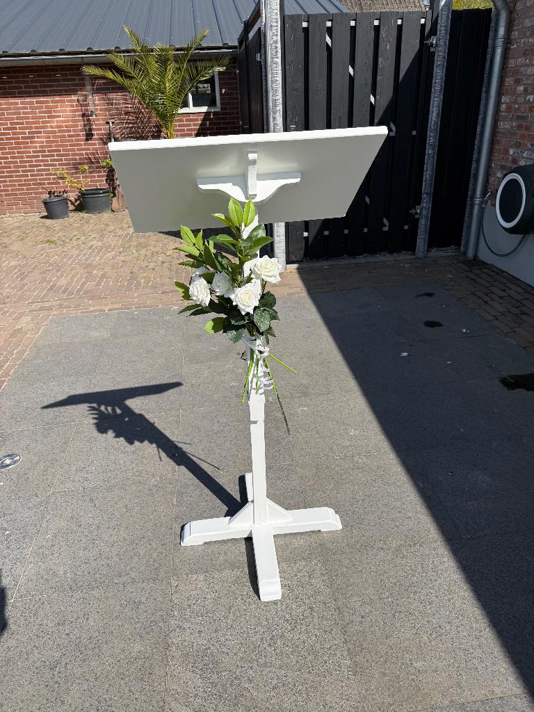 Leesgestoelte, lessenaar, katheder of boekstandaard, Ophalen, Gebruikt