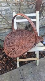 Vintage rieten plukmand / lectuurmand, Huis en Inrichting, Woonaccessoires | Schalen en Manden, Ophalen, Gebruikt, Mand, Onbekend