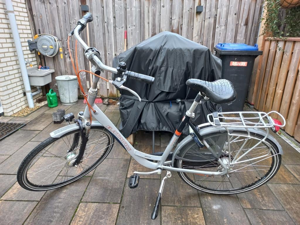 Batavus Weekend damesfiets met mankement, Ophalen, Versnellingen, Batavus, Trommelrem