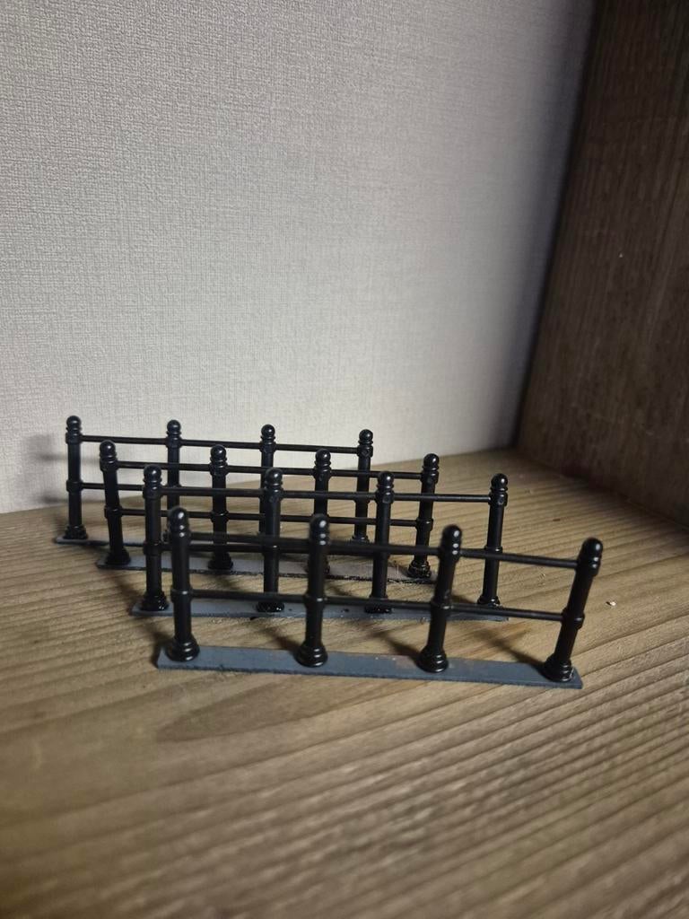 Lemax hekjes set kerstdorp kersthuisjes, Hobby en Vrije tijd, Overige merken, Gelijkstroom, Wagon, Ophalen of Verzenden