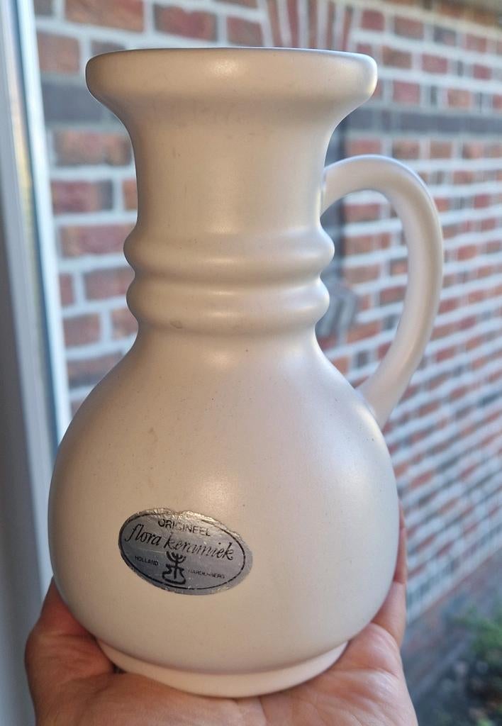 Wit vaasje Flora Keramiek, Ophalen of Verzenden