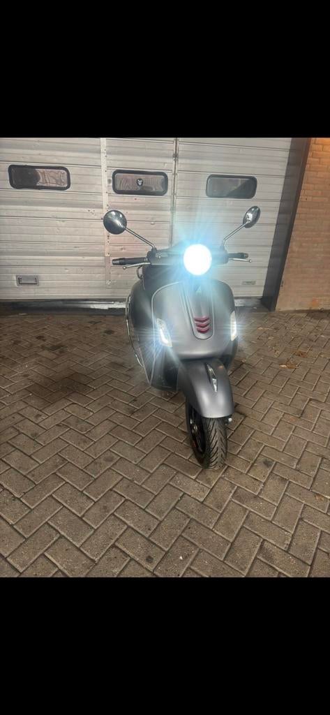 Vespa 300 Mat Grijs NL  plaat, Fietsen en Brommers, Scooters | Vespa, Overige modellen, Maximaal 45 km/u, Ophalen of Verzenden