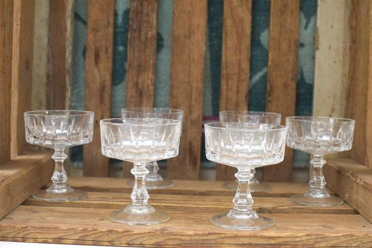 6 delig Advocaat glaasje 44361, Huis en Inrichting, Keuken | Servies, Gebruikt, Bord(en), Wedgwood, Aardewerk, Ophalen of Verzenden