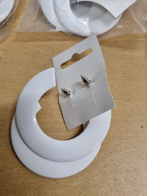 Oorbellen ringen wit 9 paar, Ophalen of Verzenden, 'T Olde Gre-j, Info@toldegrej.nl, Endepoelstraat 20f Didam