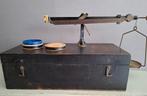 Hele oud weegschaaltje in kistje met gewichten, Antiek en Kunst, Ophalen of Verzenden