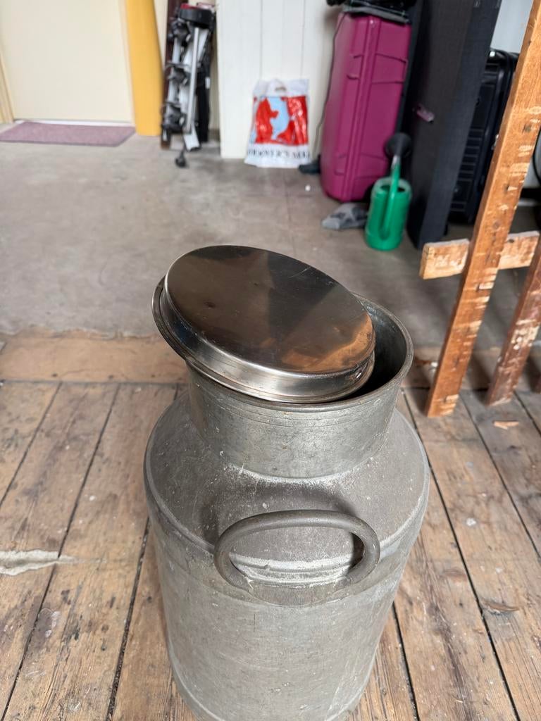 Oude ijzeren melkbus met deksel, Ophalen of Verzenden
