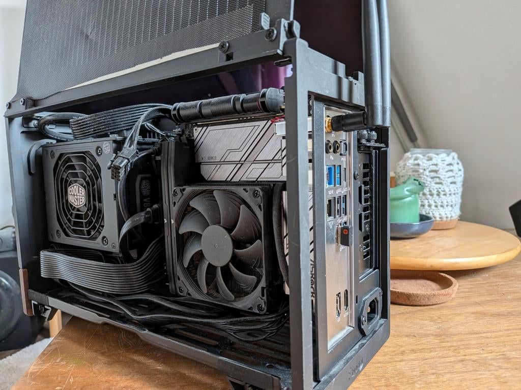 AsRock Z790M-itx wifi ddr5 moederbord, Computers en Software, Moederborden, Ophalen of Verzenden, Zo goed als nieuw, Mini-ITX