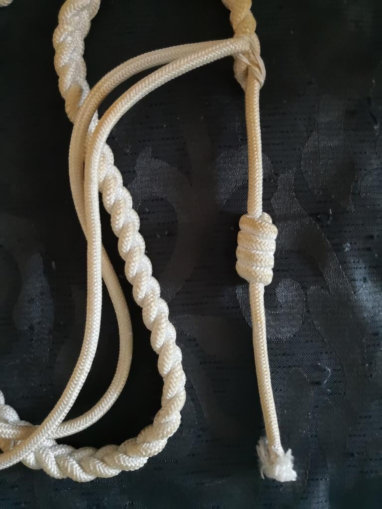 Wit nestel/erekoord, Verzamelen, Militaria | Algemeen, Verzenden, Landmacht, Nederland, Embleem of Badge