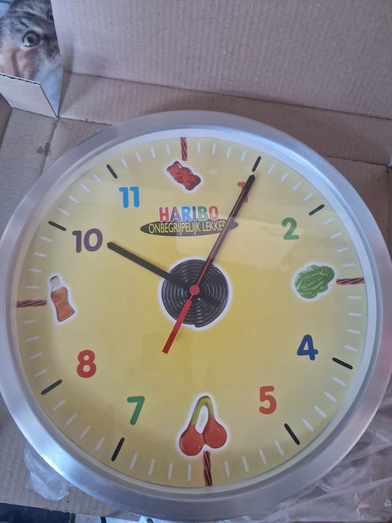 Haribo Promotie Klok - Werkend!, Ophalen of Verzenden, Gebruikt, Analoog, Wandklok