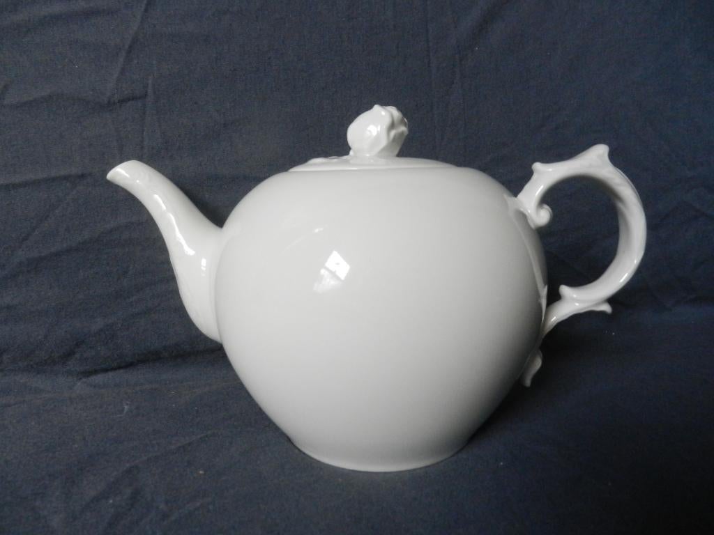 Witte porseleinen theepot Furstenberg model ca 1750 Mint, Keramiek, Overige typen, Nieuw, Ophalen of Verzenden