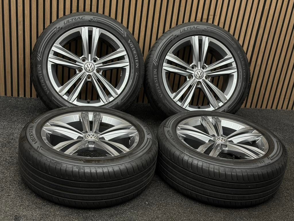 Originele 17 inch VW Passat T-Roc Sebring 5x112 Vredestein, Ophalen, 215 mm, ., Banden en Velgen