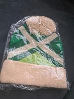 Nieuwe Groene en Beige Muts met Pompon, Maat 38/40 (M), Nieuw, Ophalen of Verzenden, Onbekend