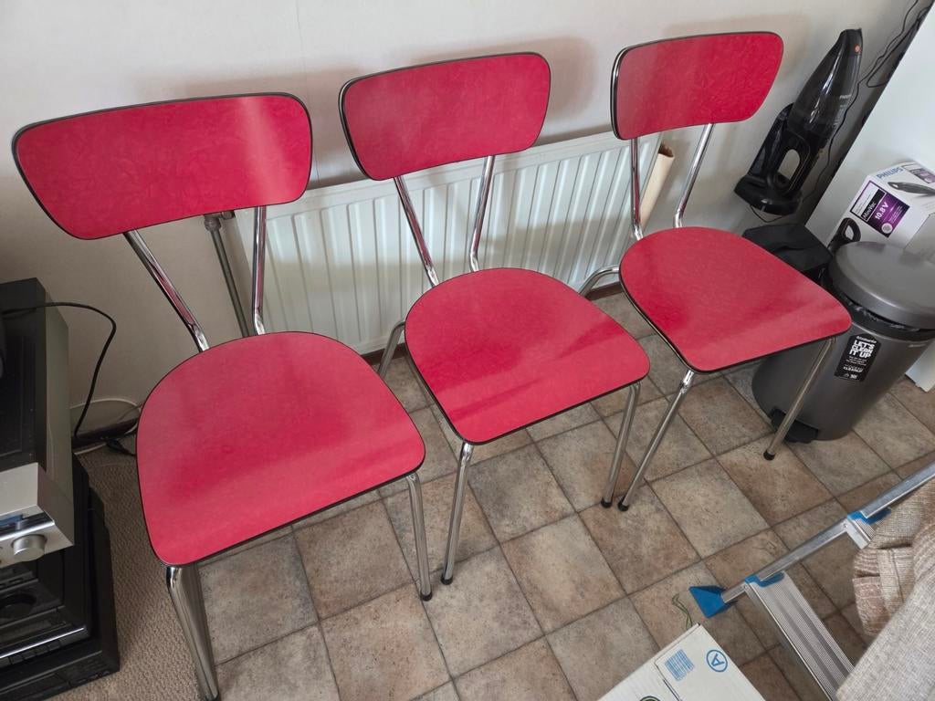 Keuken stoeltjes, Ophalen, Twee