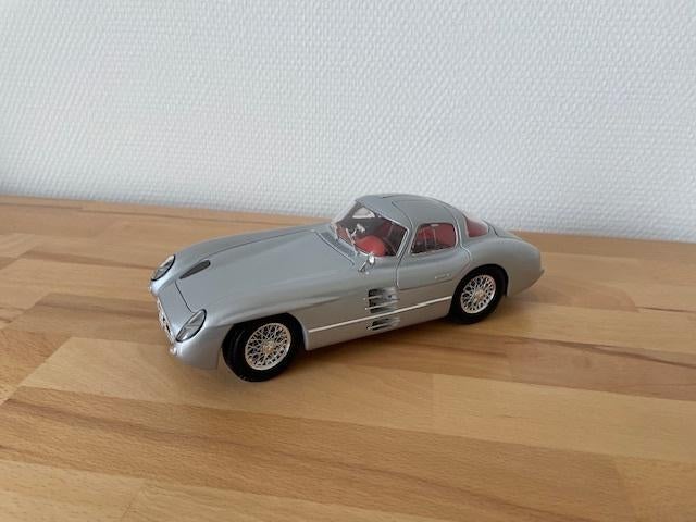 Mercedes-Benz 300 SLR Uhlenhaut schaal 1:18, Hobby en Vrije tijd, Modelauto's | 1:18, Ophalen of Verzenden, Zo goed als nieuw