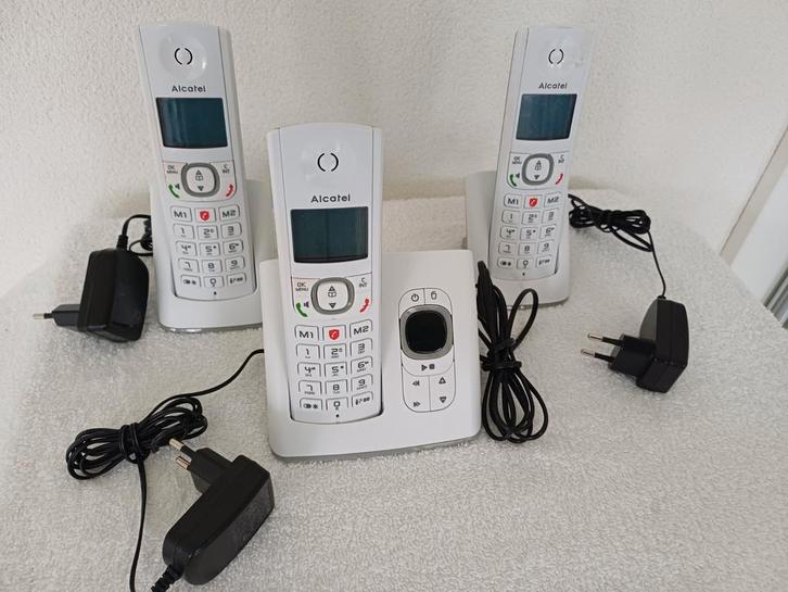 Alcatel draadloze telefoons (3 stuks) met basisstation, Telecommunicatie, Vaste telefoons | Handsets en Draadloos, Zo goed als nieuw