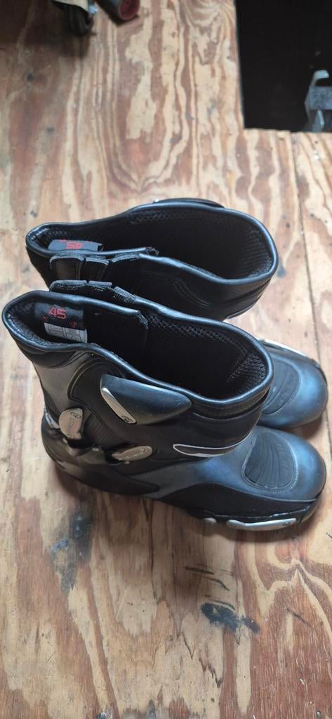 Büse motorlaarzen maat 45 - Zo goed als nieuw, Motoren, Kleding | Motorkleding, Ophalen of Verzenden, Tweedehands, Laarzen