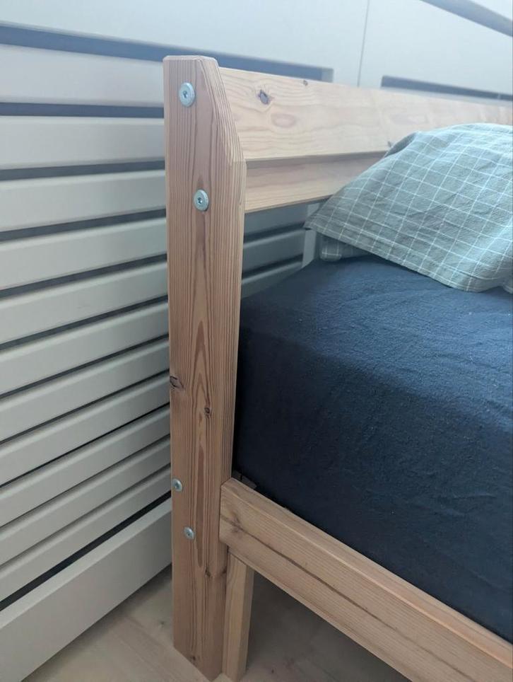 Ikea houten bedframe, lattenbodem, pocketvering matras 140cm, Huis en Inrichting, Slaapkamer | Bedden, Gebruikt, Tweepersoons