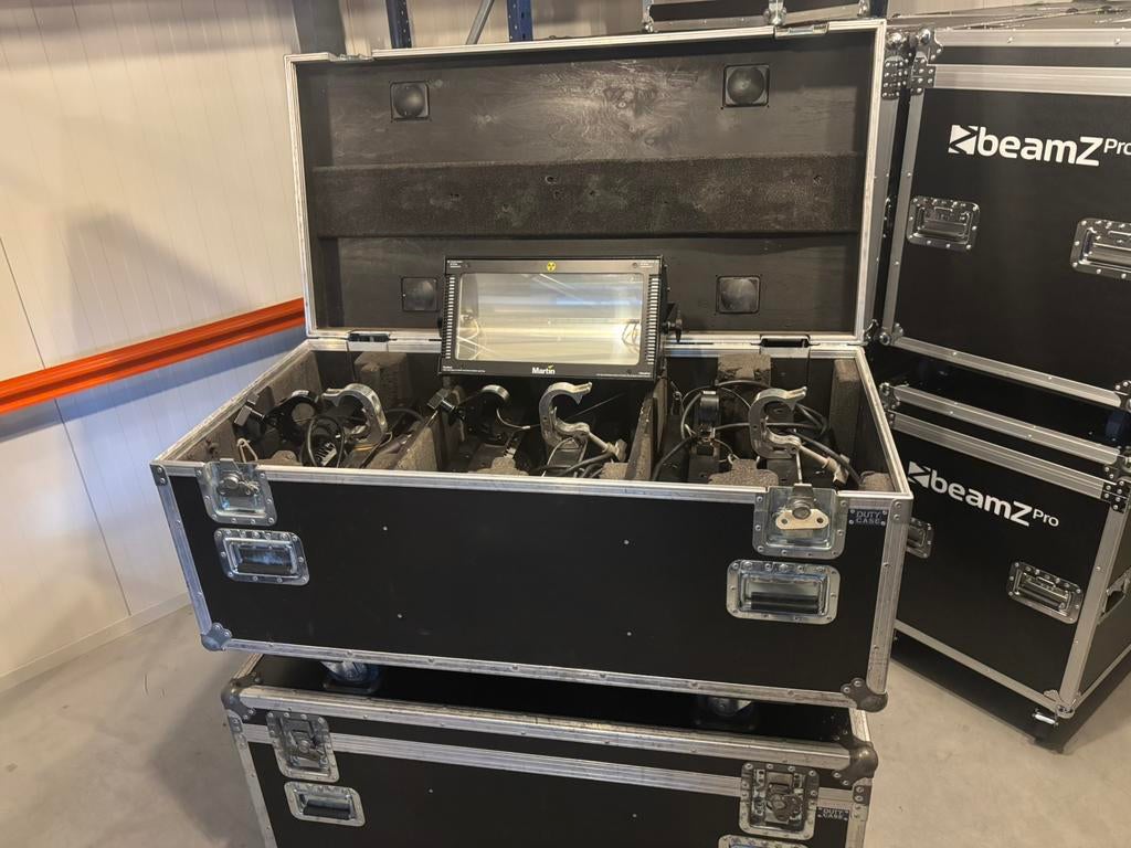 Te koop 13x martin atomic 3000 DMX, Muziek en Instrumenten, Licht en Laser, Ophalen, Zo goed als nieuw, Licht