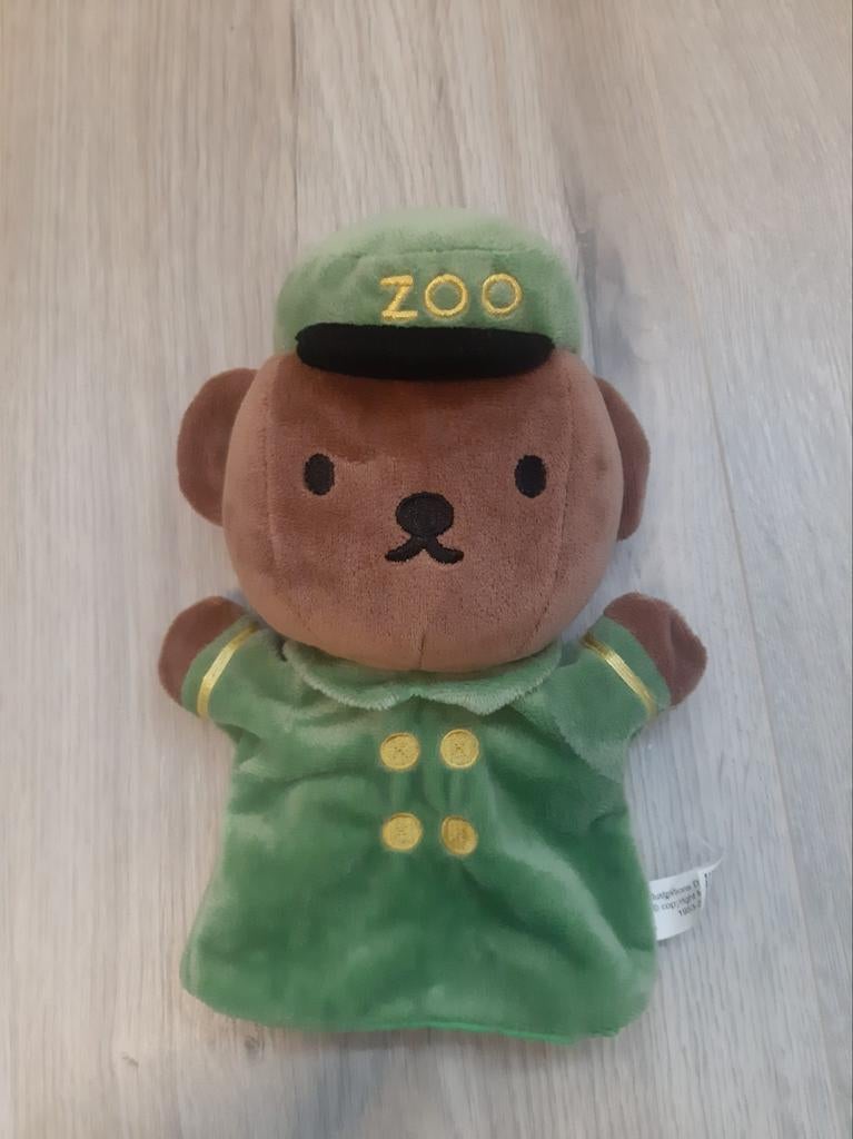 Knuffel handpop Nijntje Boris beer zookeeper K8084, Ophalen of Verzenden, Zo goed als nieuw, Overige typen