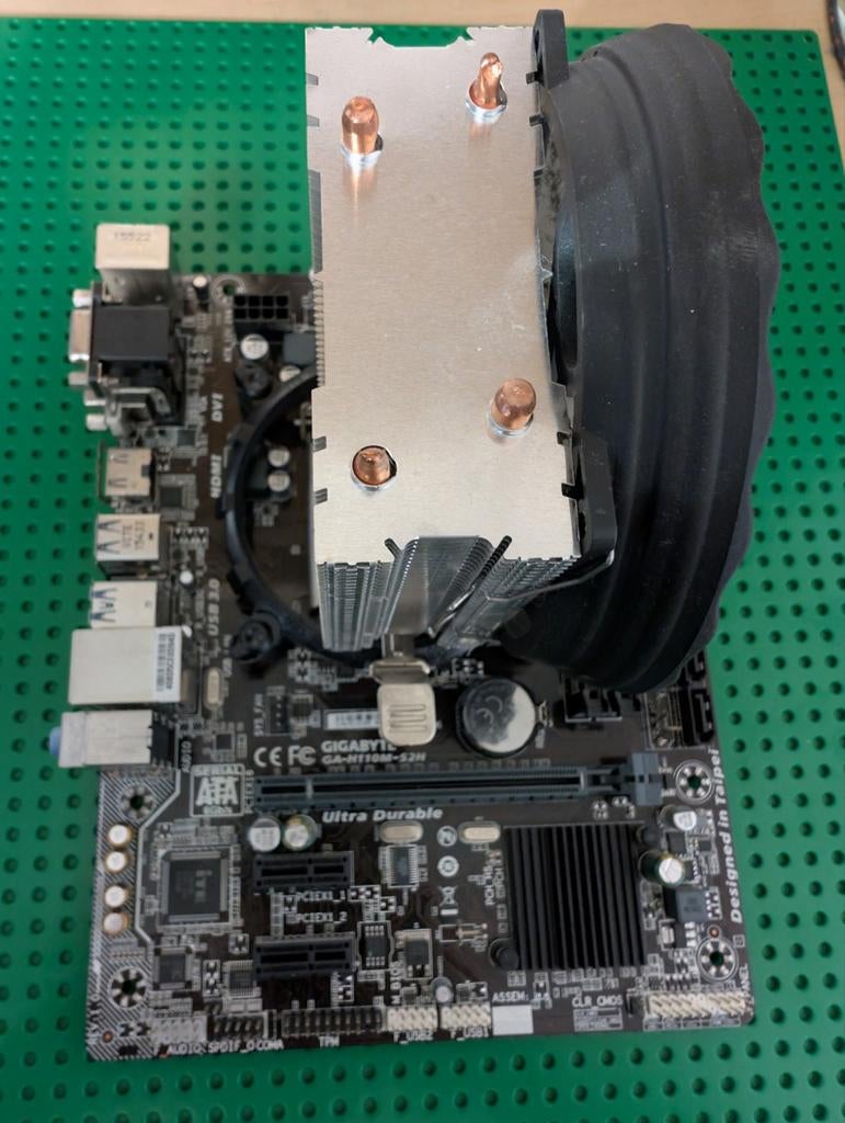 Gigabyte GA-H110M-S2H Moederbord met Intel Core i5-6500T, Computers en Software, Moederborden, Gebruikt, Intel, DDR4, Ophalen