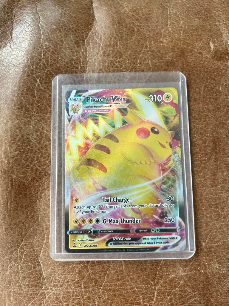 Pokémon Pikachu VMAX SWSH286 - Crown Zenith Promo -, Verzenden, Zo goed als nieuw, Sleeves of Kaarthoesjes