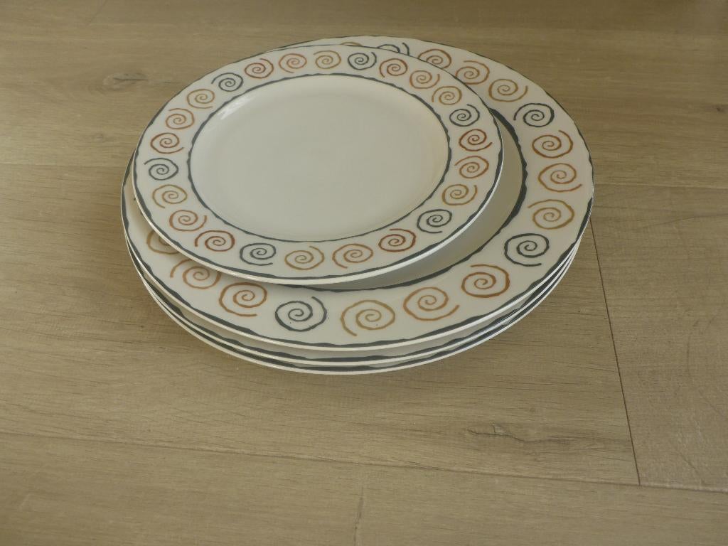 dinerborden en  ontbijtbordjes, royal orchid., Ophalen of Verzenden, Zo goed als nieuw, Bord(en), Overige stijlen