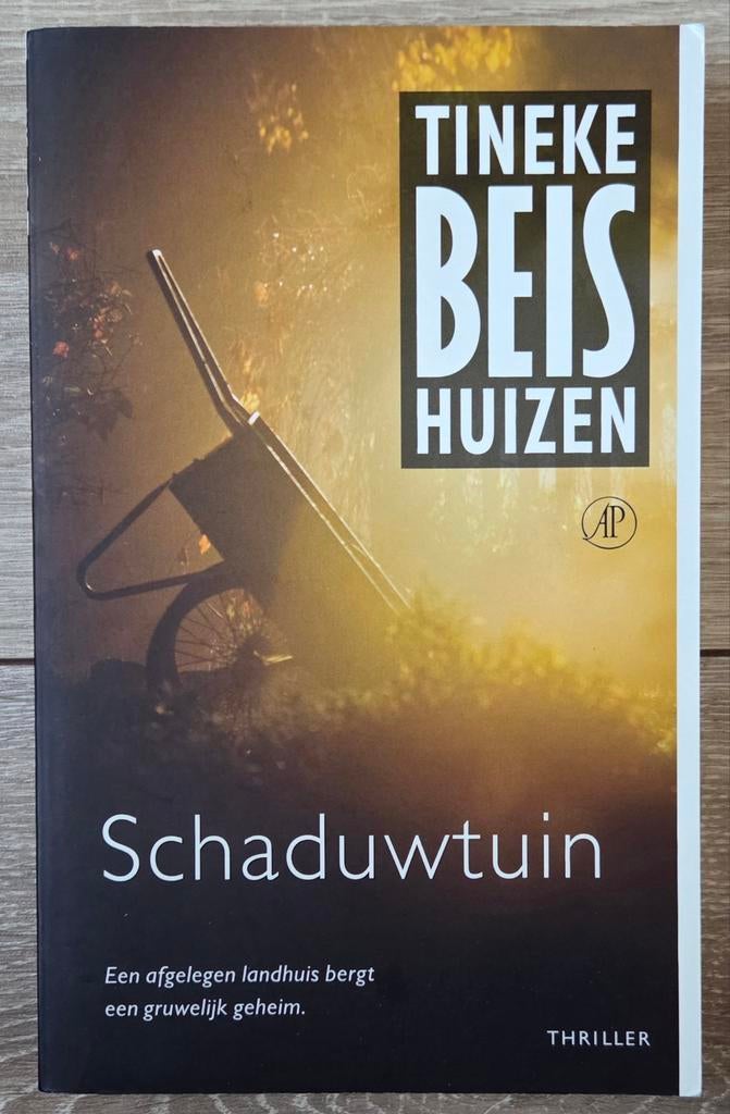 Tineke Beishuizen - Schaduwtuin, Ophalen of Verzenden, Zo goed als nieuw, Tineke Beishuizen; M. Beishuizen