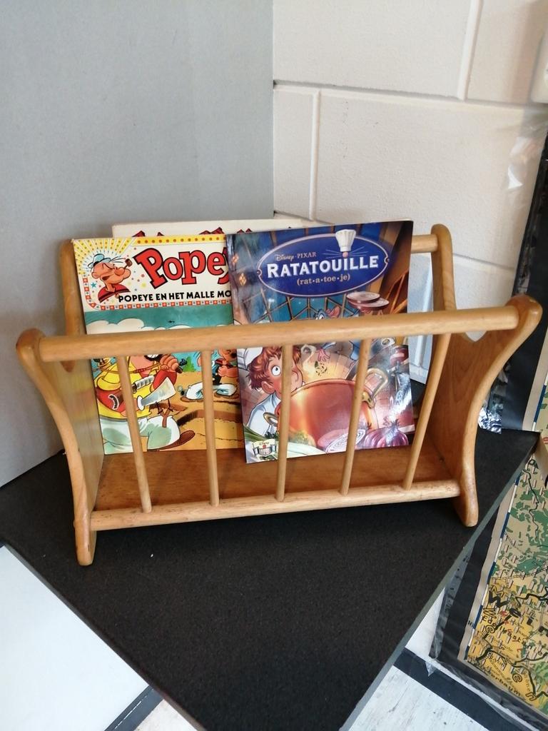 Vintage jaren 60 deense lektuur rek bak 46x24x30 cm topstaat, Antiek en Kunst, Curiosa en Brocante, Ophalen of Verzenden