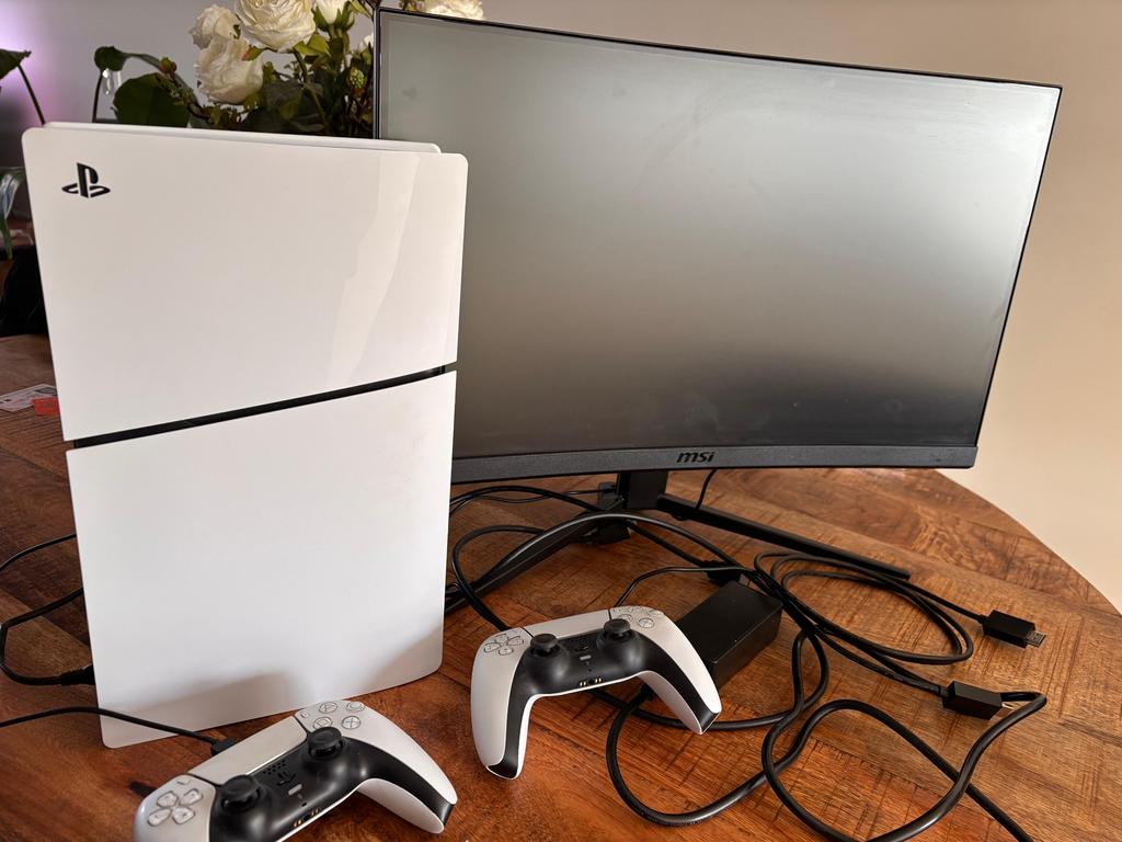 PlayStation 5 zonder disc inclusief accessories, Ophalen, Gebruikt, Playstation 5