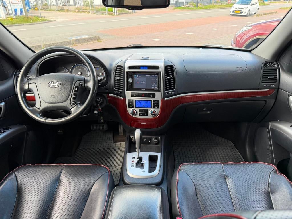 Hyundai Santa Fe 2.7i V6 4WD Style AUT|Leder|Trekhaak|NAVIGA, Auto's, Hyundai, Automaat, Santa Fe, Gebruikt, Zwart
