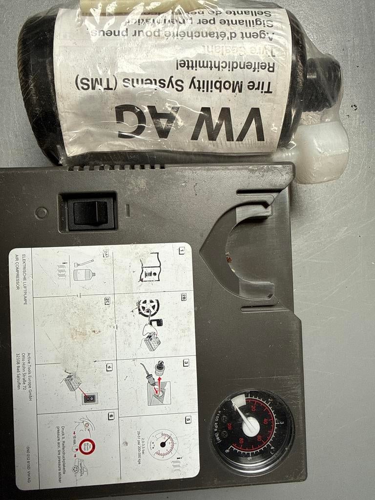 VW AG Bandenset voor pech onderweg - Compressor & Sealant, Ophalen, Gebruikt