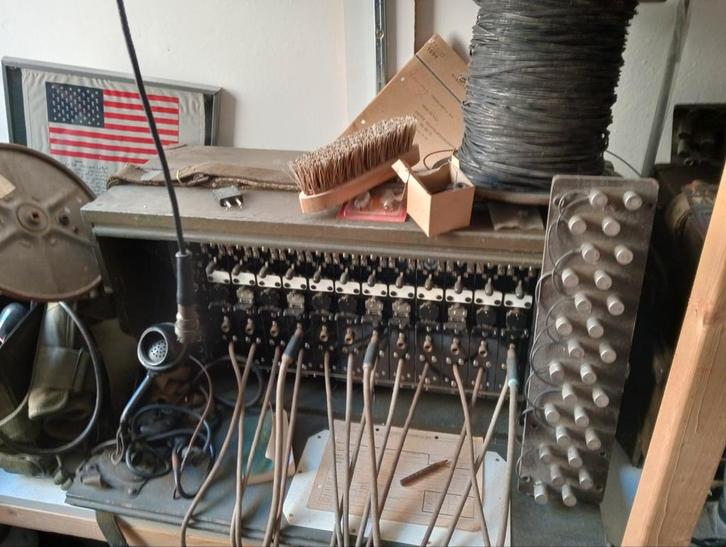 Switchboard BD-72 12 lijns telefooncentrale oorlogs plaatje, Verzamelen, Militaria | Tweede Wereldoorlog, Landmacht, Overige typen