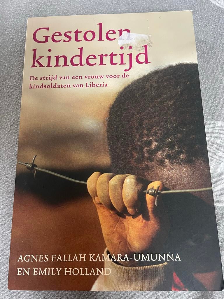 Gestolen kindertijd - Agnes Fallah Kamara-Umunna, Ophalen of Verzenden, Gelezen, Politiek