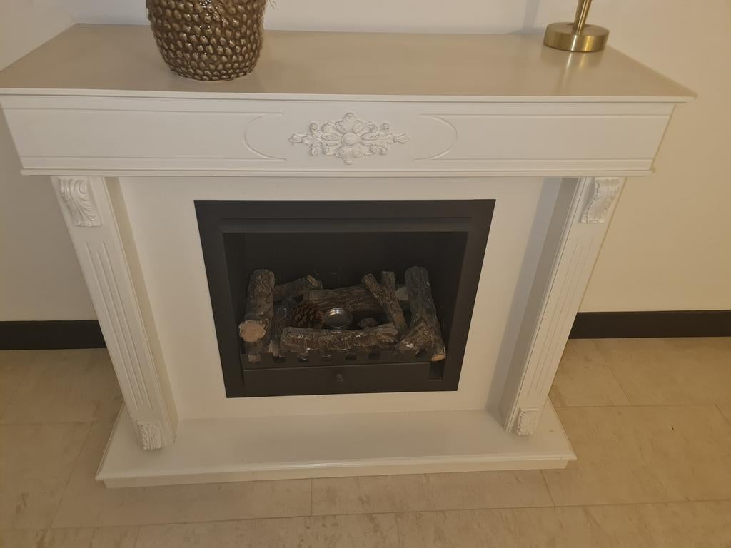 Witte sfeerhaard met houtblokken en gel, Ophalen, Vrijstaande haard, Elektrische haard