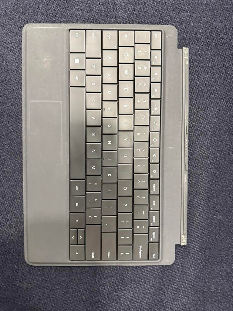 Microsoft Surface Type Cover Toetsenbord - Model 1602, Computers en Software, Toetsenborden, Ophalen of Verzenden, Qwerty, Gebruikt