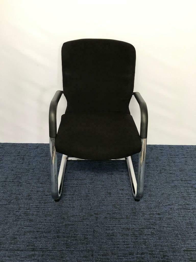 4x Comforto D7778 vergaderstoel zwarte stof met chrome slede, Ophalen, Gebruikt, Zwart, Vier