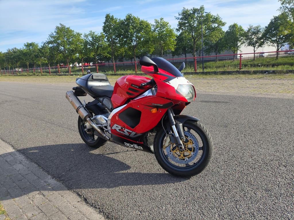 Aprilia RSV Mille 2002 - nieuwe banden, 2 cilinders, Motorrijbewijs A, Super Sport, Particulier