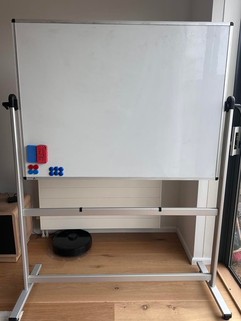 Verrijdbaar whiteboard Dubbelzijdig en magnetisch - 90x120cm, Diversen, Schoolborden, Ophalen, Zo goed als nieuw, Whiteboard