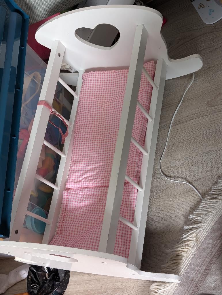 Poppenwiegje, Kinderen en Baby's, Speelgoed | Poppen, Ophalen, Zo goed als nieuw, Babypop