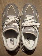 New Balance 9060 sneakers 37, Kleding | Dames, Schoenen, Ophalen of Verzenden, Gedragen, Grijs, Sneakers of Gympen