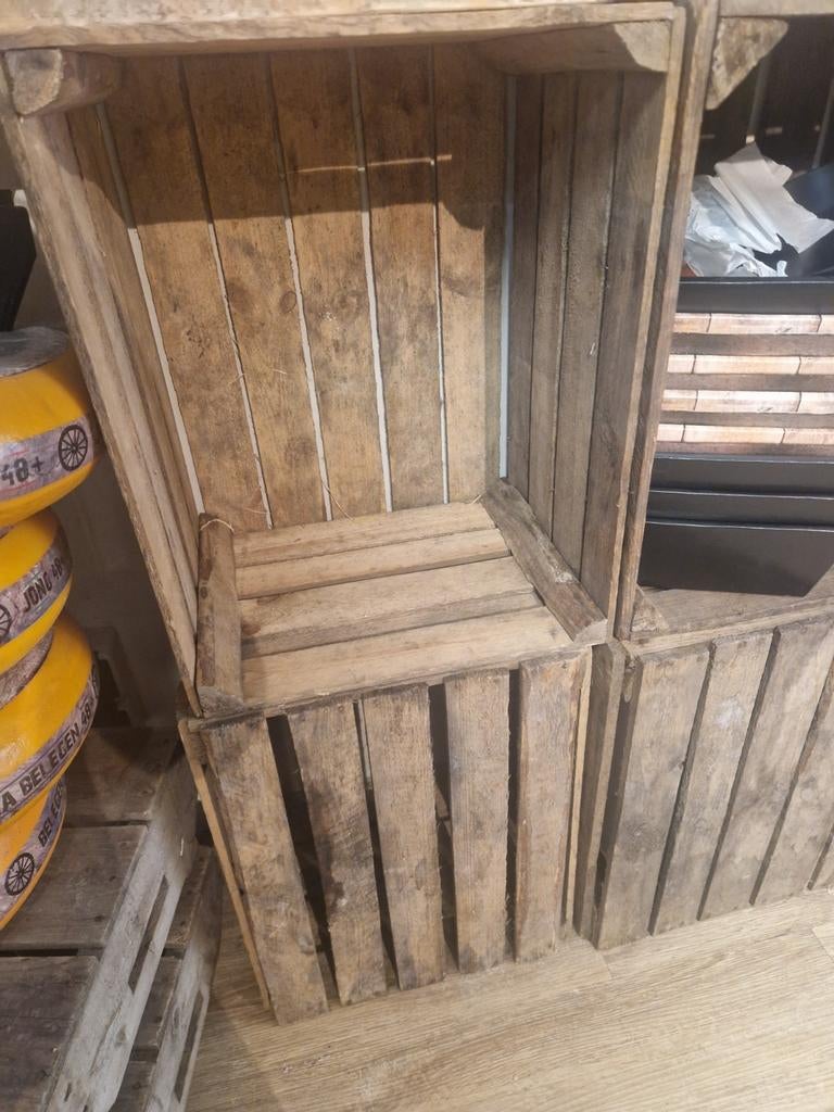 Houten kratten, Ophalen