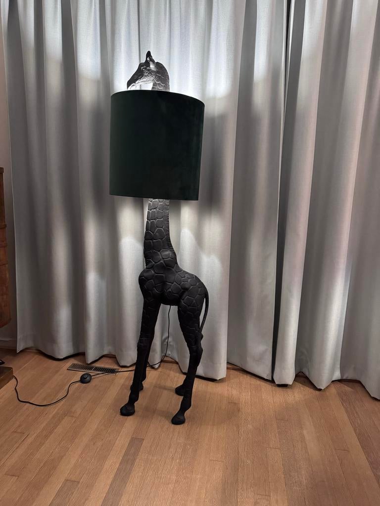 Vloerlamp giraffe met groene velours lampenkap, Huis en Inrichting, Lampen | Vloerlampen, Zo goed als nieuw, 150 tot 200 cm, Kunststof