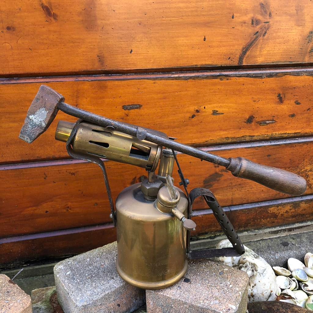 Antiek soldeer brander met hamer koper, Ophalen